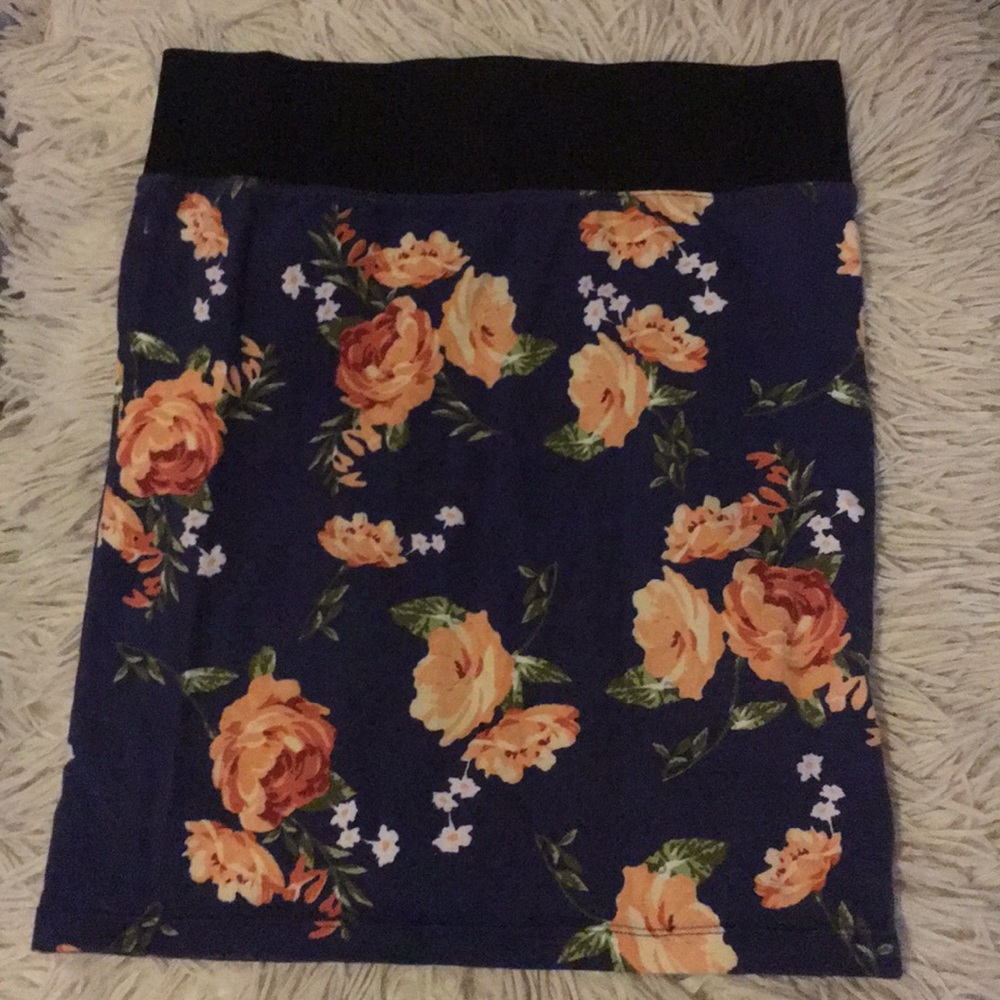 Navy floral mini